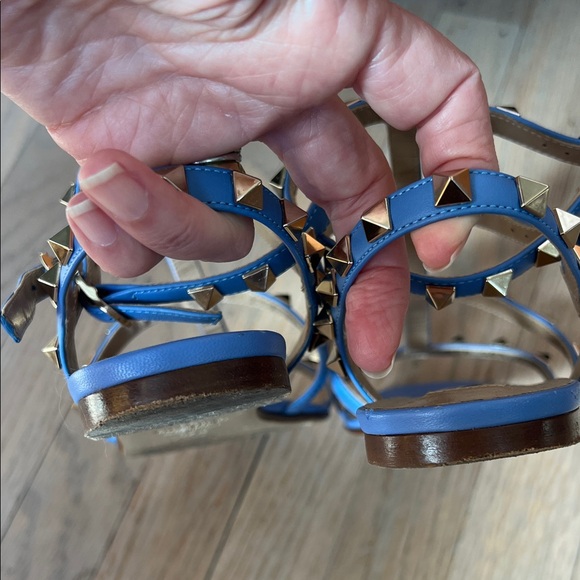 Valentino Blue Rockstud Strappy Leather Sandals - Picture 4 of 5